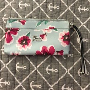 Guess Wristlet
